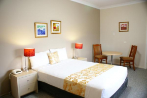  Country Lodge Motor Inn  Батерст